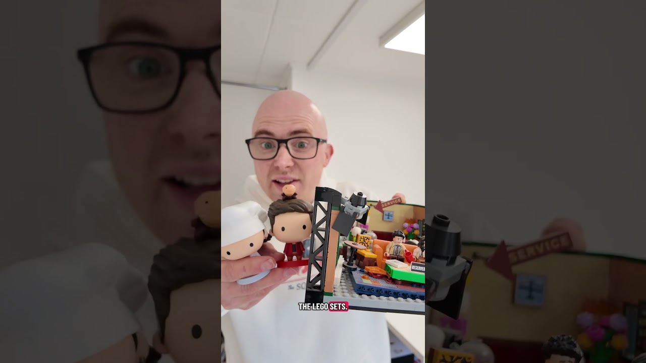 I’m building the LEGO Sitcom Modular designed by Brick Artisan 