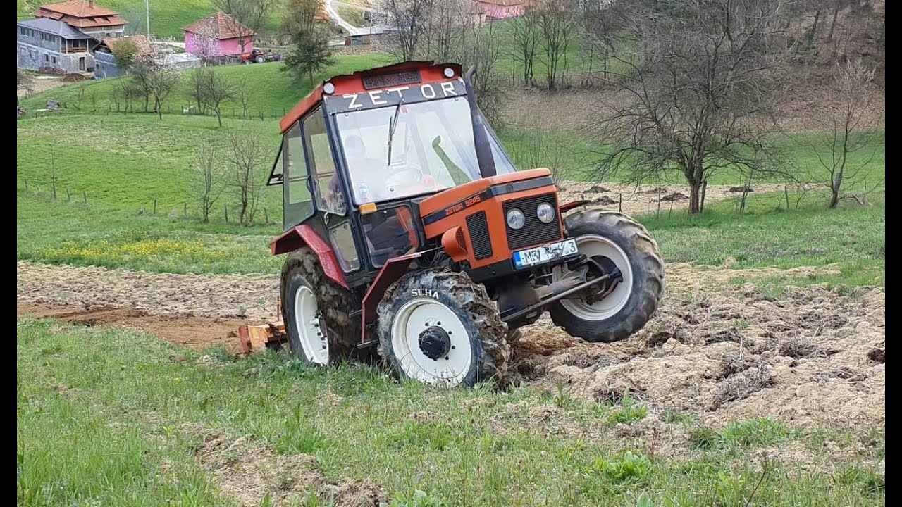 Zetor 5245 - Frezanje u ekstremnim uvjetima u strani *DIZANJE na zadnje točkove i USKIJAVANJE*