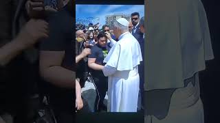 Papa en la Plaza Calipari, Bendiciendo y Saludando a Fieles (Subscríbete y comparte)