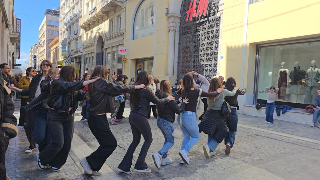 Athens Elegance: Peaceful Streets and Perfect Weather on Our Tour
