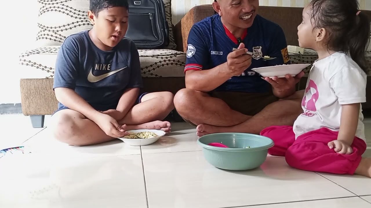 Bikin Nasgor Rumahan Buat Sarapan || Bareng KK Ray & Cici....