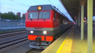 Вечерние сумерки! Тепловоз ТЭП70БС-299 с пассажирским поездом №602 Москва  - Рыбинск