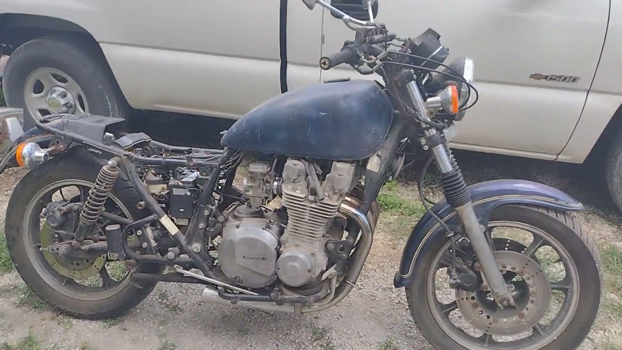 1985 Kawasaki kz1000p - YouTube