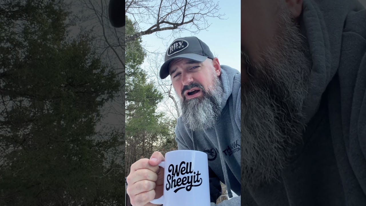 Конечно, он увидел свою тень… а чего вы ожидали?!? 