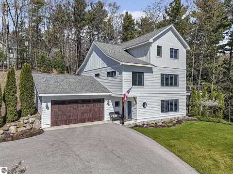 547 Hidden Ridge Drive, Traverse City, MI home video tour