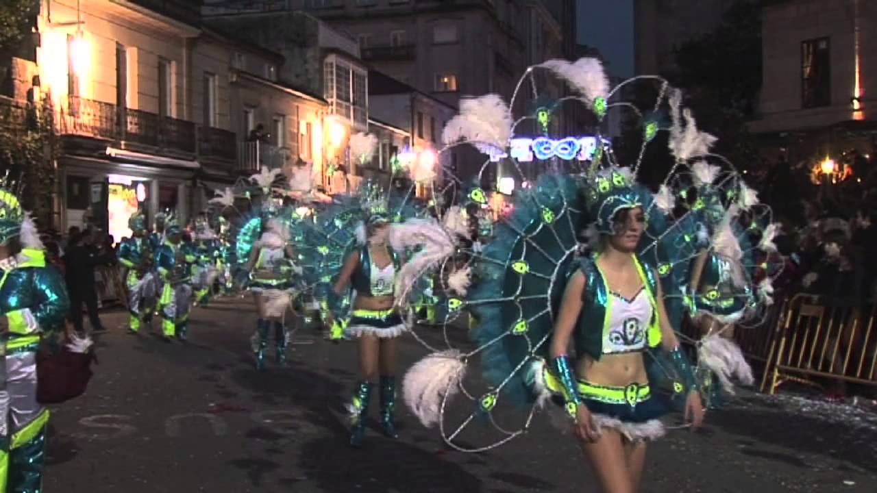 Desfile de Carnaval Pontevedra 2013  Comparsa Os Solfamidas