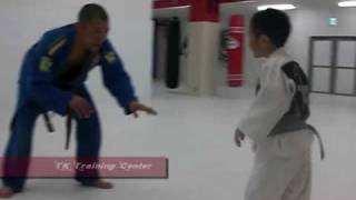 TK Training Center 子供達の練習風景(AVI)