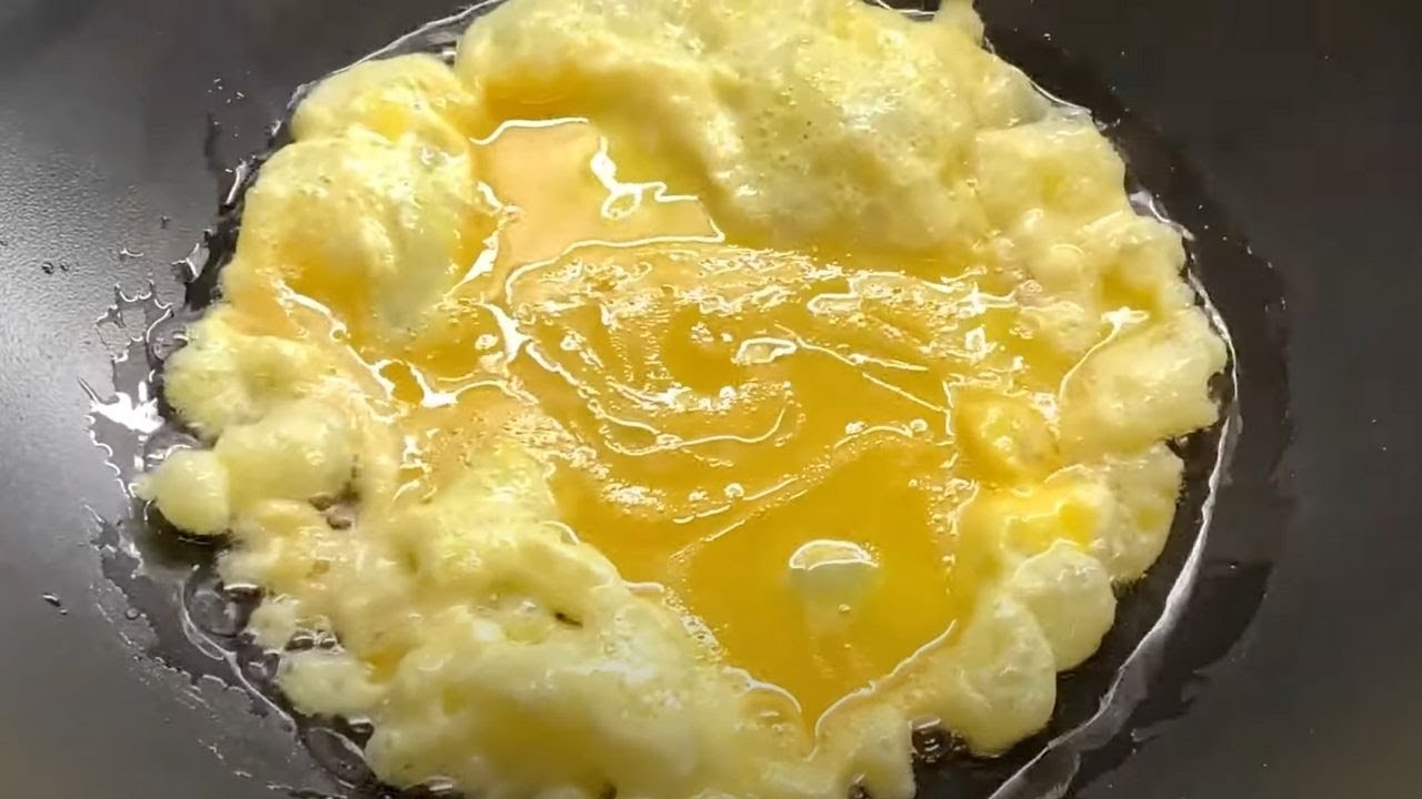 2 Minutes Egg Omelette & Bread Omelette Sandwich | Street Food Gulp