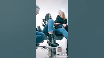 الملكة رهام بدي خادم مطيع عند كندرتي 