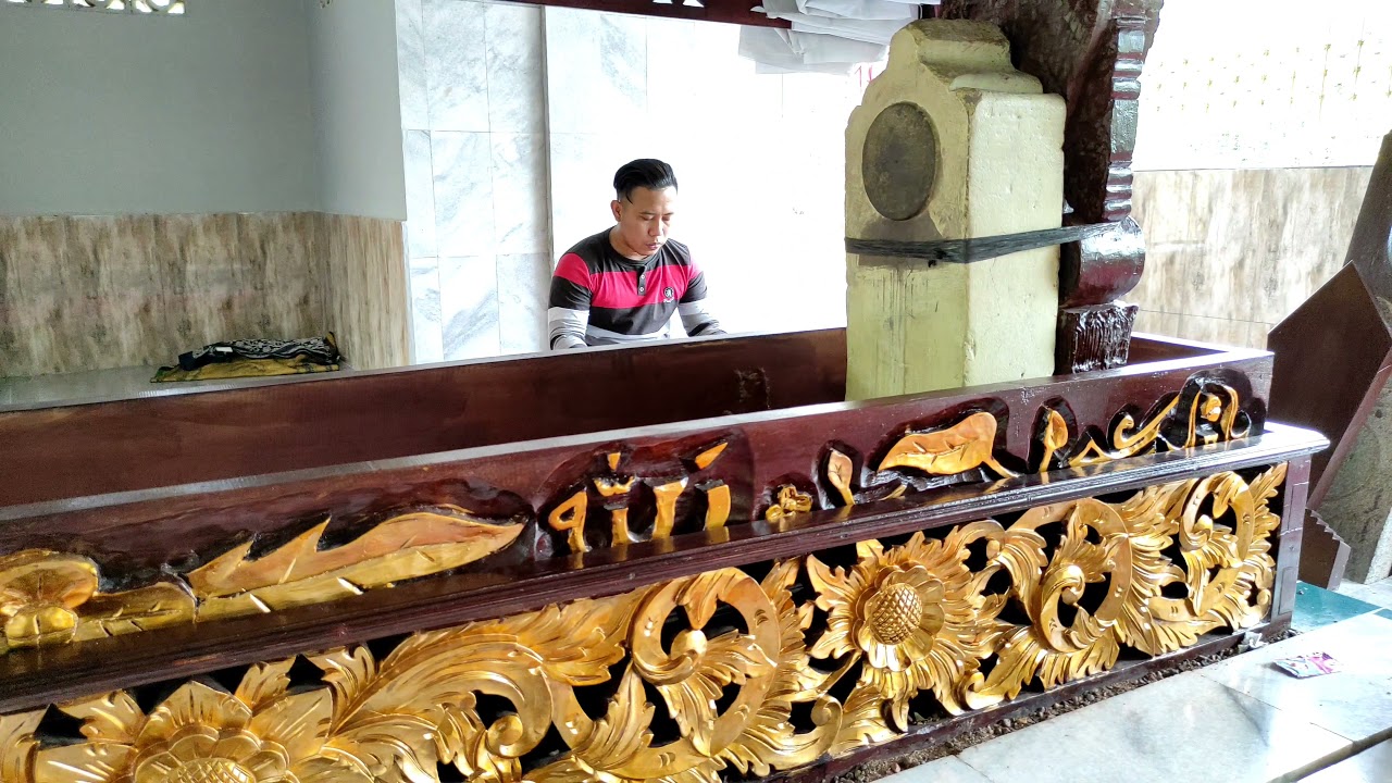 ziarah makam tuan di pulau/ said hamimul hamim... di daerah komering