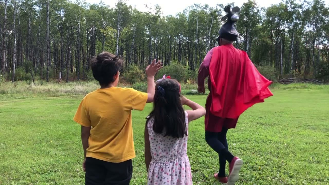 Assista a "Super Hero" by Claire Ness (featuring Al Simmons as FAN MAN!) no YouTube Assista a "Super Hero" by Claire Ness (featuring Al Simmons as FAN MAN!) no YouTube