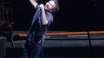 Pearl Jam " Even Flow " Live 5/9/2022 Gila River Arena Glendale AZ