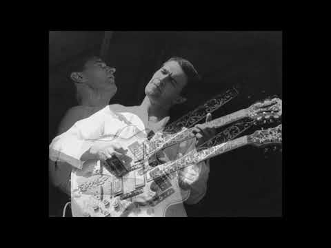 John Mclaughlin – INCREDIBLE SOLO & SOUND!!  – Mahavishnu Orchestra - Central Park 1973