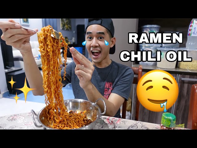 AKU MENGIDAM RAMEN CHILI OIL 😂 MASAK UNTUK AKIDDOS 😆 MAGGI KE RAMEN? class=