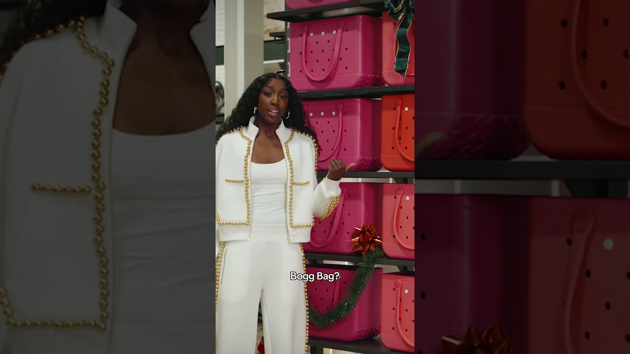 @Flaujae is the best (w)rapper in the game 🎁🎤