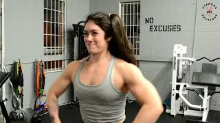 Miniatura de vídeo de "Natasha Aughey Beautiful Female Bodybuilder motivation"