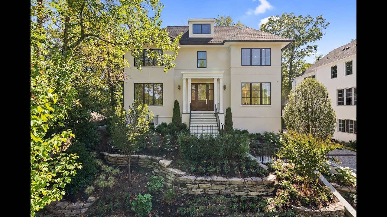 Welcome to 2916 Chesapeake St NW