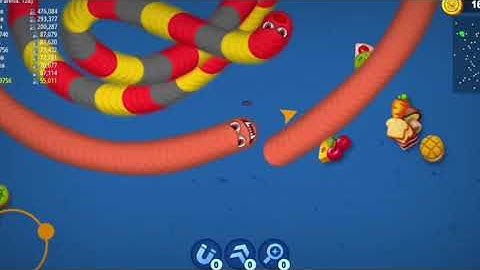 "🐍 Noob Vs Pro Vs Hacker – Who Will Survive in WormZone.io? 🤯"