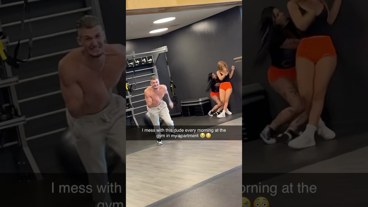 I mess with this dude every morning at the gym 😭😳