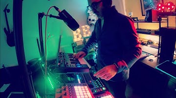 Novation Circuit Tracks, Circuit Rhythm , BassStation 2, Korg Minilogue - Dark Techno Ambient Jam