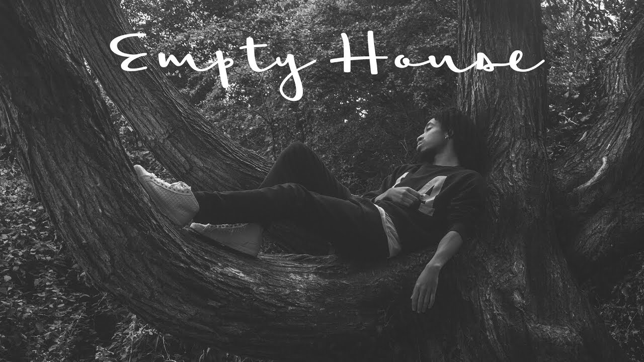 Roiael - Empty House (Official Music Video) auf YouTube ansehen Roiael - Empty House (Official Music Video) auf YouTube ansehen