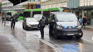 Download Lagu Swedish SWAT team ( Piketen ) captures criminals Part 2 Malmo Sweden MP3