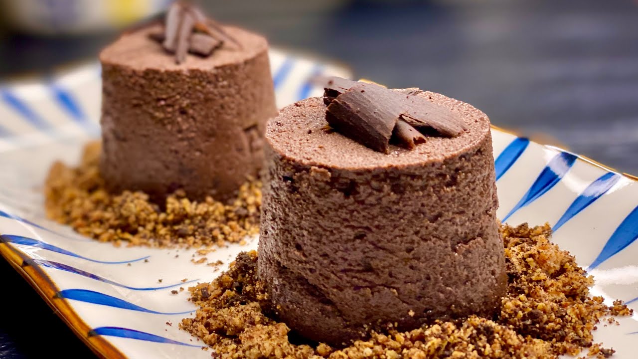 CHOCOLATE MOUSSE CAKE l EGGLESS & WITHOUT OVEN | चोकलेट मूस केक बनाने