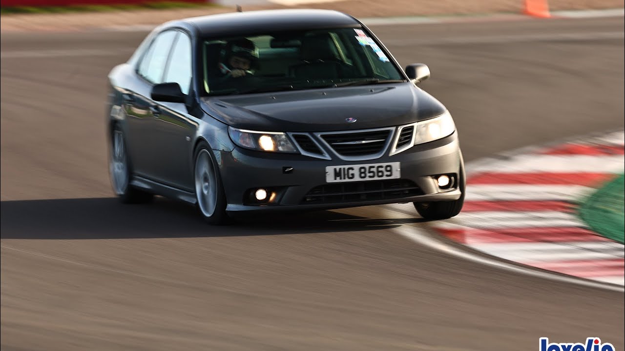 DIESEL SAAB Around A Wet Donington Park 14/2/26 - Overtakes And Action