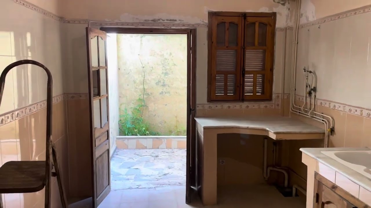 بيع منزل بمدينة بوفاريك البليدة بمساحة 145متر عقد ملكية ودفتر عقاري r+1 بسعر افاررررر 0671596510