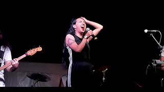 Edna and The Musicians- El Guerrero (Rarámuri)