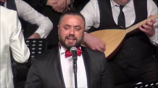 Edi̇p Doğan Pinarin Başinda Ufak Taş Geli̇r