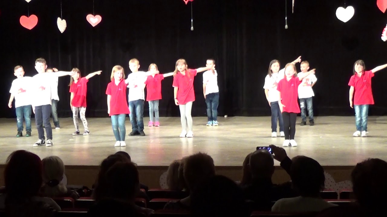 13 Deň MATIEK - Vystúpenie ZŠ Komenského Spišská Nová Ves - Tanec "Moje máma" 1.B