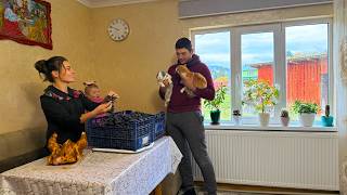 Download Lagu Gezinsleven in de Karpaten 🏔️ | Gezellige avond, zelfgemaakt feestmaal en warme haard 🍗🔥👨👩👧 MP3 Download Lagu Gezinsleven in de Karpaten 🏔️ | Gezellige avond, zelfgemaakt feestmaal en warme haard 🍗🔥👨👩👧 MP3