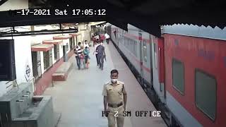 Original CCTV Footage | Mumbai Vangani Railway Station Incident | Viral Bytes