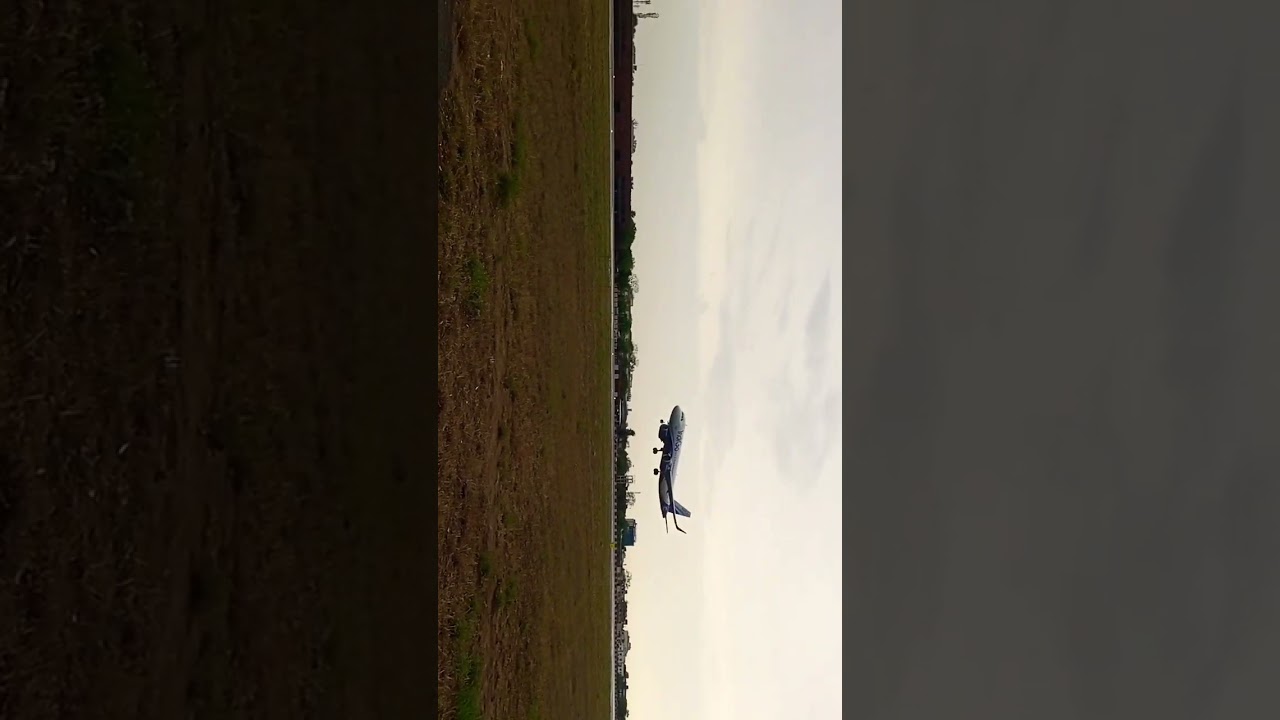 Jaipur Airport runway land ing✈️✈️✈️🛫🛫🛫🛫🛫🛫🛫🛫🛫🛫🛫🛫