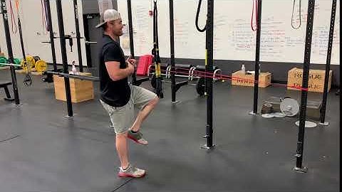 Single Leg RDL Plus Single Arm Band Row