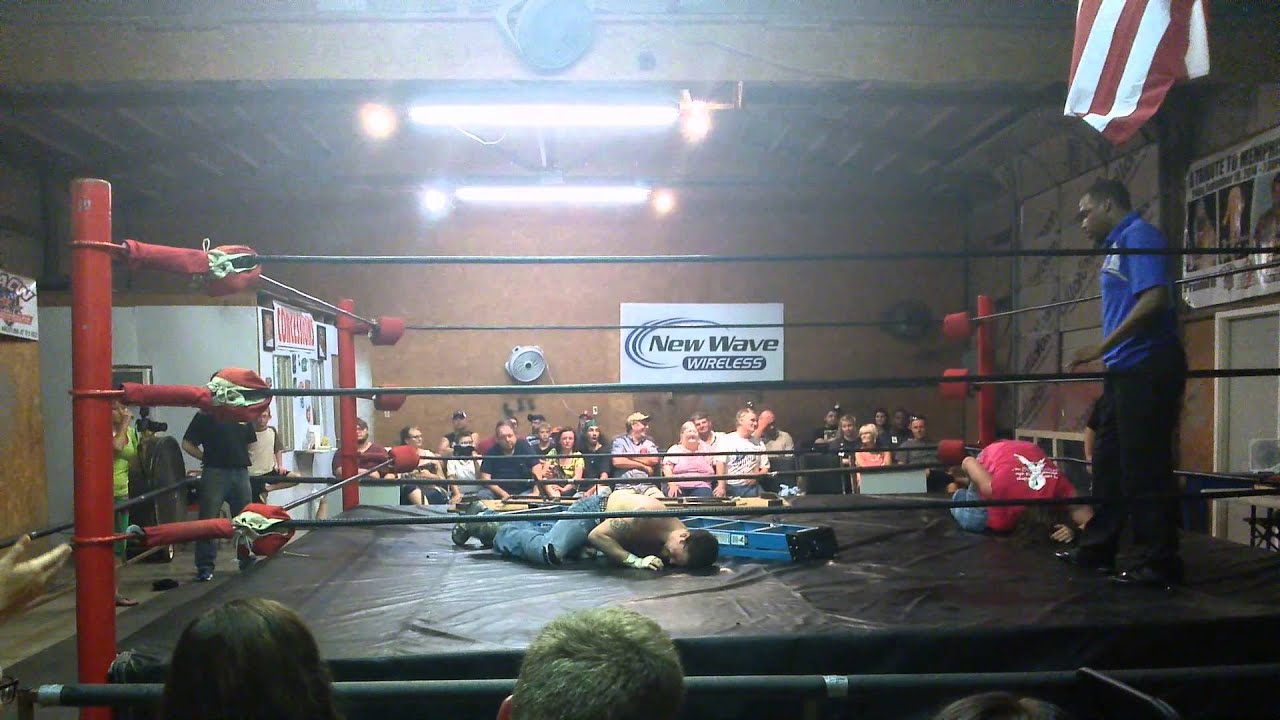 Brad Mercury vs. Briar Mercury in a street match