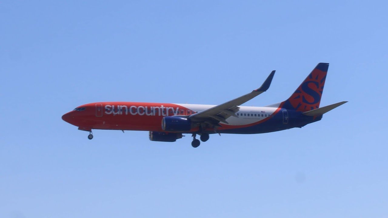 The 3rd Sun Country Airlines Boeing 737 83N landing at BWI Airport