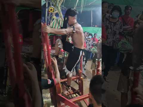 Aksi Memutar Tandu