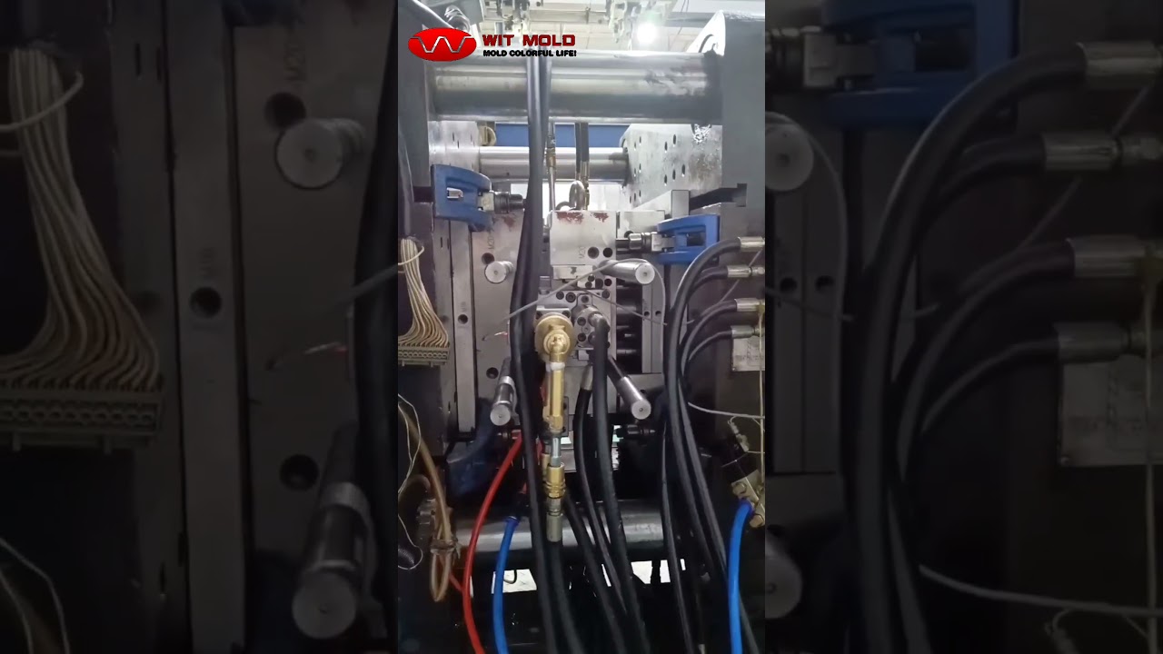 Automatic unscrewing mold for internal threaded part