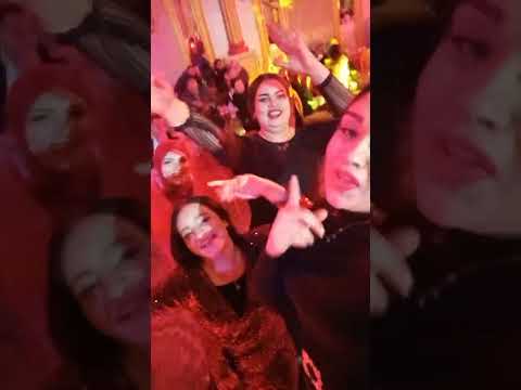 الفرح بدااا طاروا من الفرحة