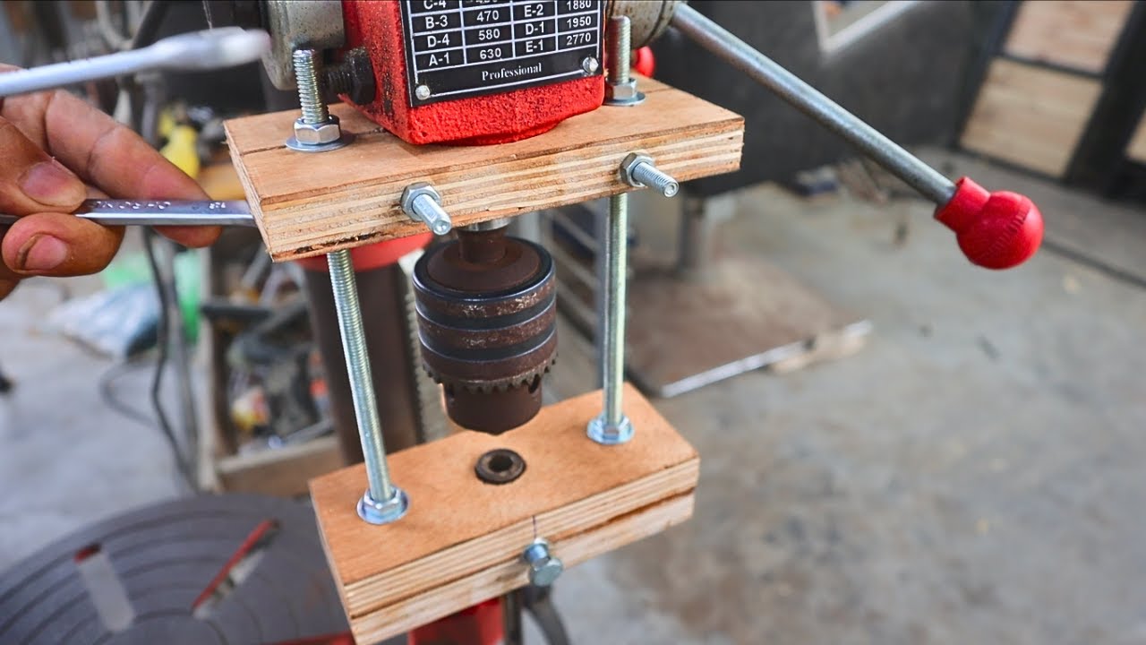 The man who created the wood chisel - YouTube