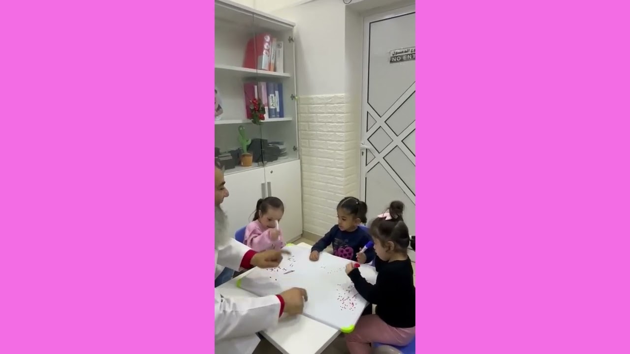 تدريب على الكتابة مع اطفال متلازمة داون مع #أسامة_مدبولي