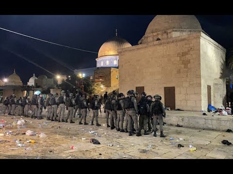 Israeli police attack worshippers in Al-Aqsa Mosque - Anadolu Agency