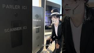 Michael Jackson prend le drive #drôle #michaeljackson #heehee #mcdonalds