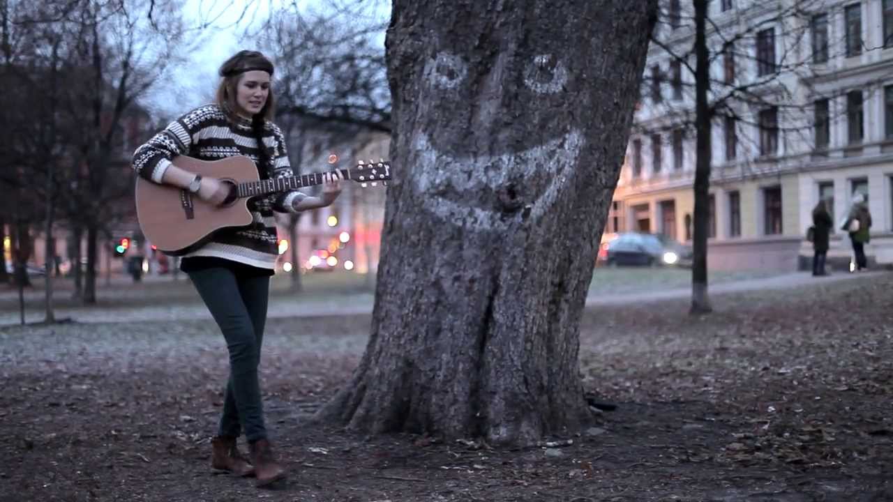 Tammie Tambourine - Hey (OFFICIAL VIDEO) - YouTube