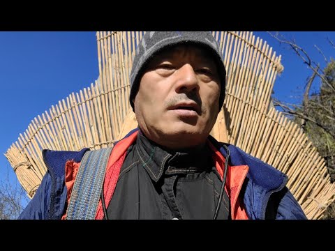 굴피집 할아버지 <strong>생일축하</strong> 드리고 월동 땔감을 마련할 산행을 마치고 산골집 빨래도 해야  ᆢ