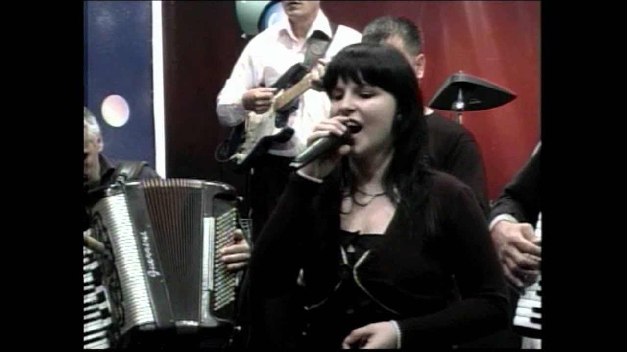 Monika i Mihajlo-Kukuruz ku pana en sus