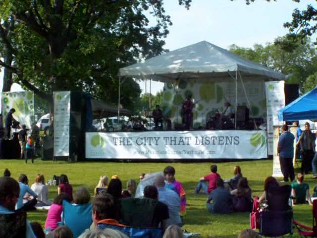 Mira It's All Good. Andrew Ripp @ Centennial Park, Nashville. en YouTube Mira It's All Good. Andrew Ripp @ Centennial Park, Nashville. en YouTube