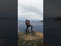 絶海の孤島で同行者がバケモノ釣りました #shorts #ロックショア